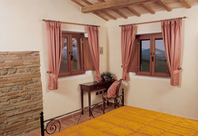 Casale Ripalta camera arancio