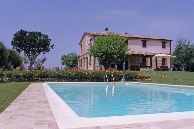 Casale Ripalta piscina e casale